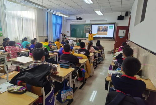 繪郵票寄往2035 北京市通州區南關小學少先隊開展 學習黨的十九屆五中全會精神 活動