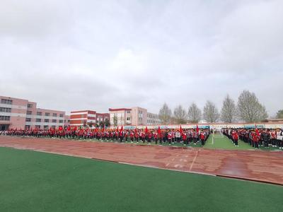 國家安全 你我同行——劉店子中心小學與朝陽中心小學聯合舉行第六個全民國家安全教育日主題升旗儀式